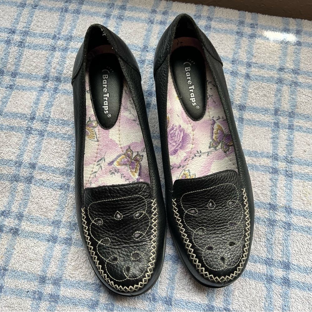 BareTraps “Patti” Black Flat Loafers Size 7